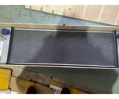 Радиатор охлаждения водяной XB00004994, XB00004995 Hitachi  | dobob.org - 1